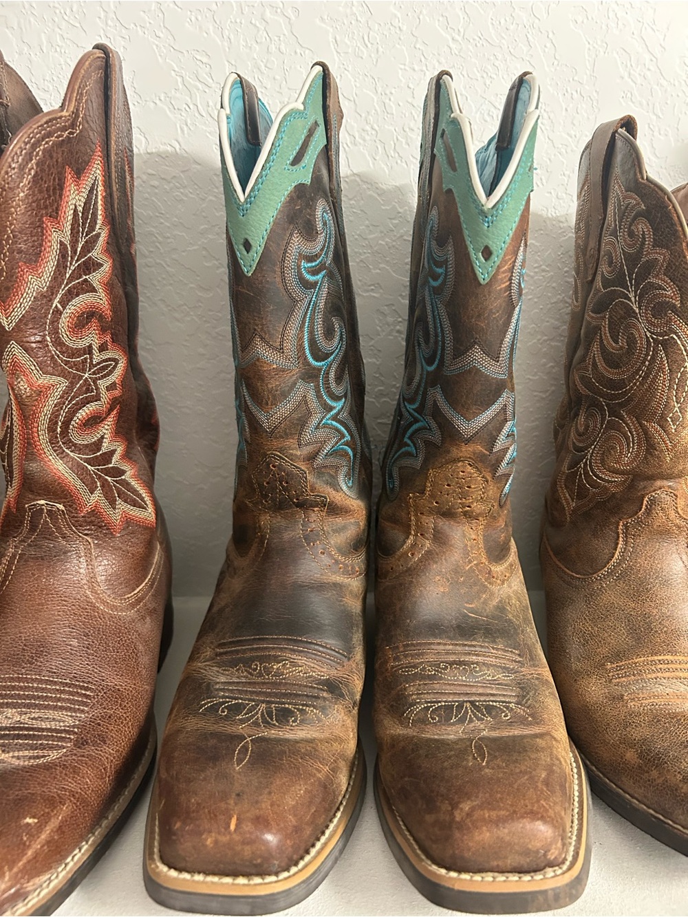 Justin Brown Leather Cowboy Boots with Turquoise Accent sz9